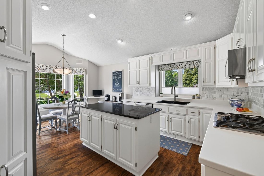 House in Eden Prairie, Minnesota, United States 4 - 18640554