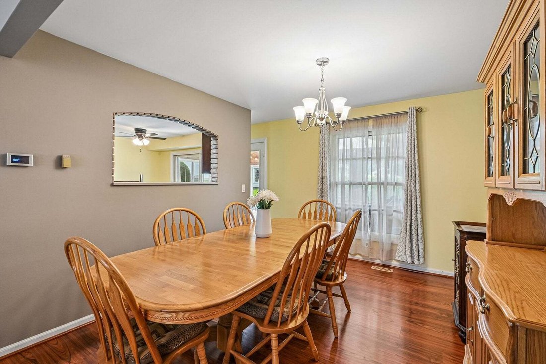House in Schaumburg, Illinois, United States 5 - 18640493