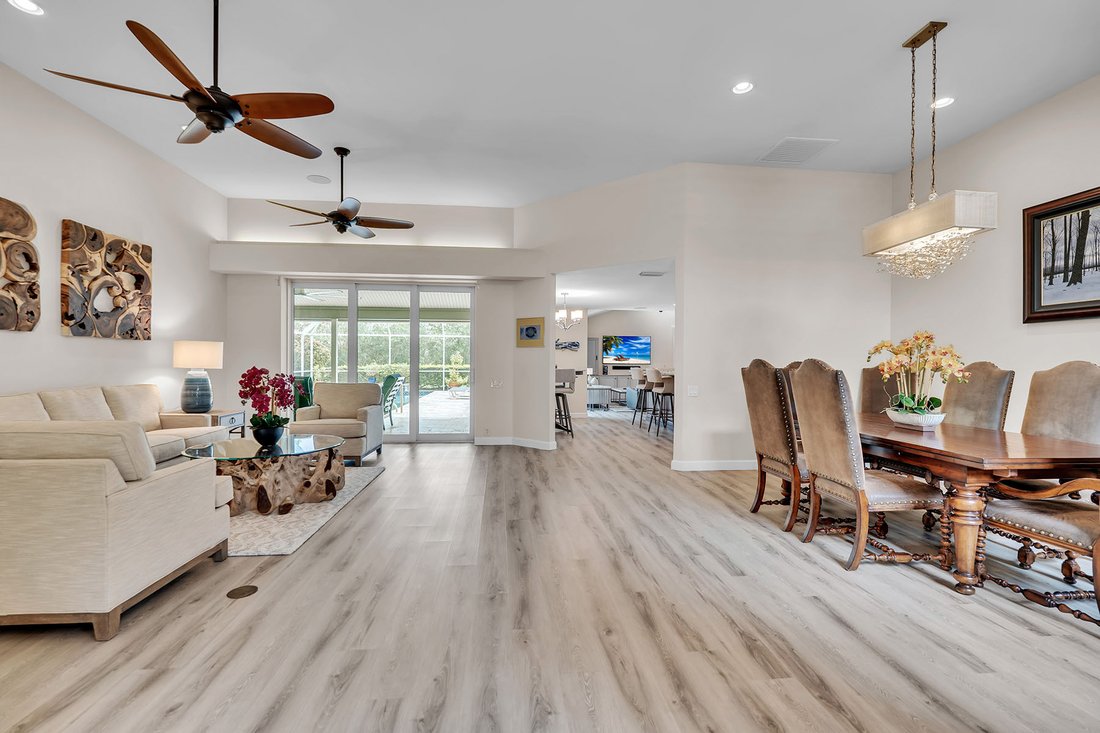 Sarasota, Florida, United States 5 - 18640540