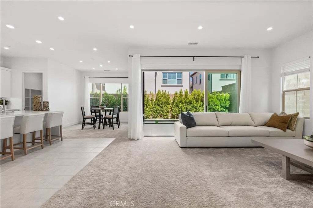 Condo in Irvine, California, United States 3 - 18640446