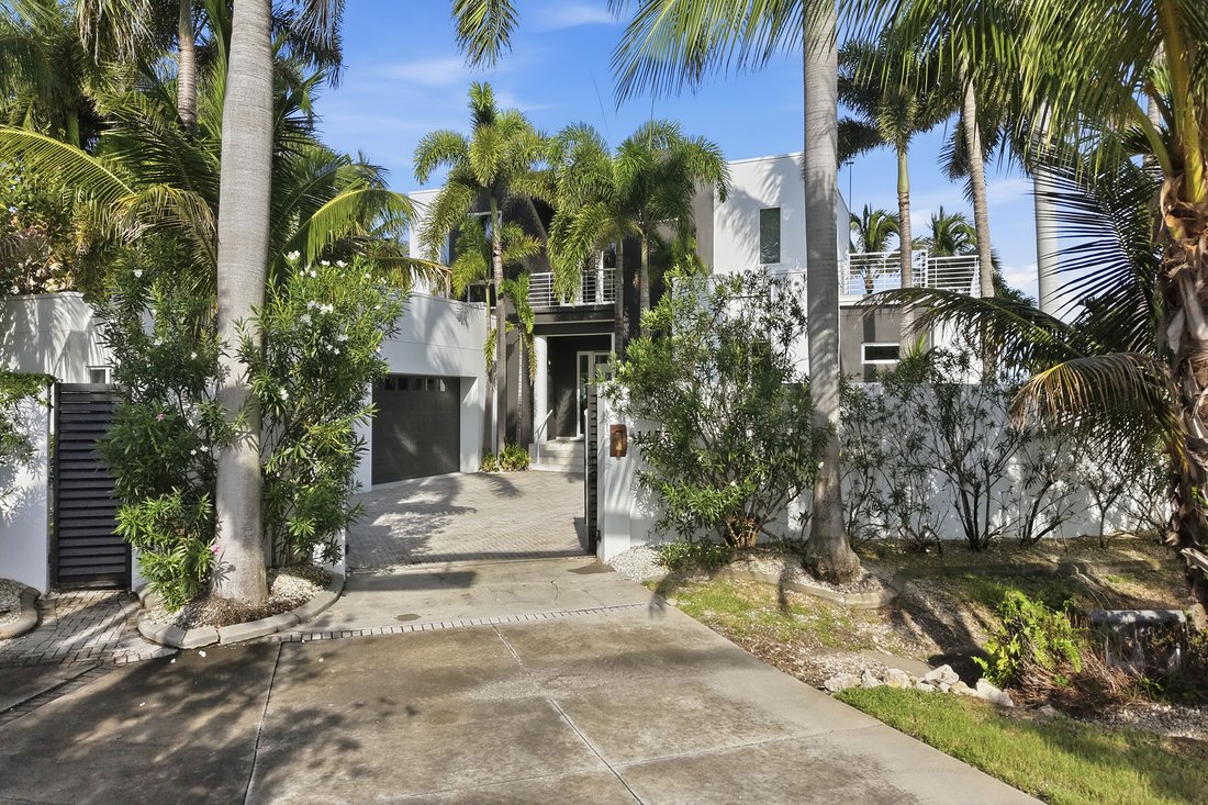 Sarasota, Florida, United States 4 - 18640524