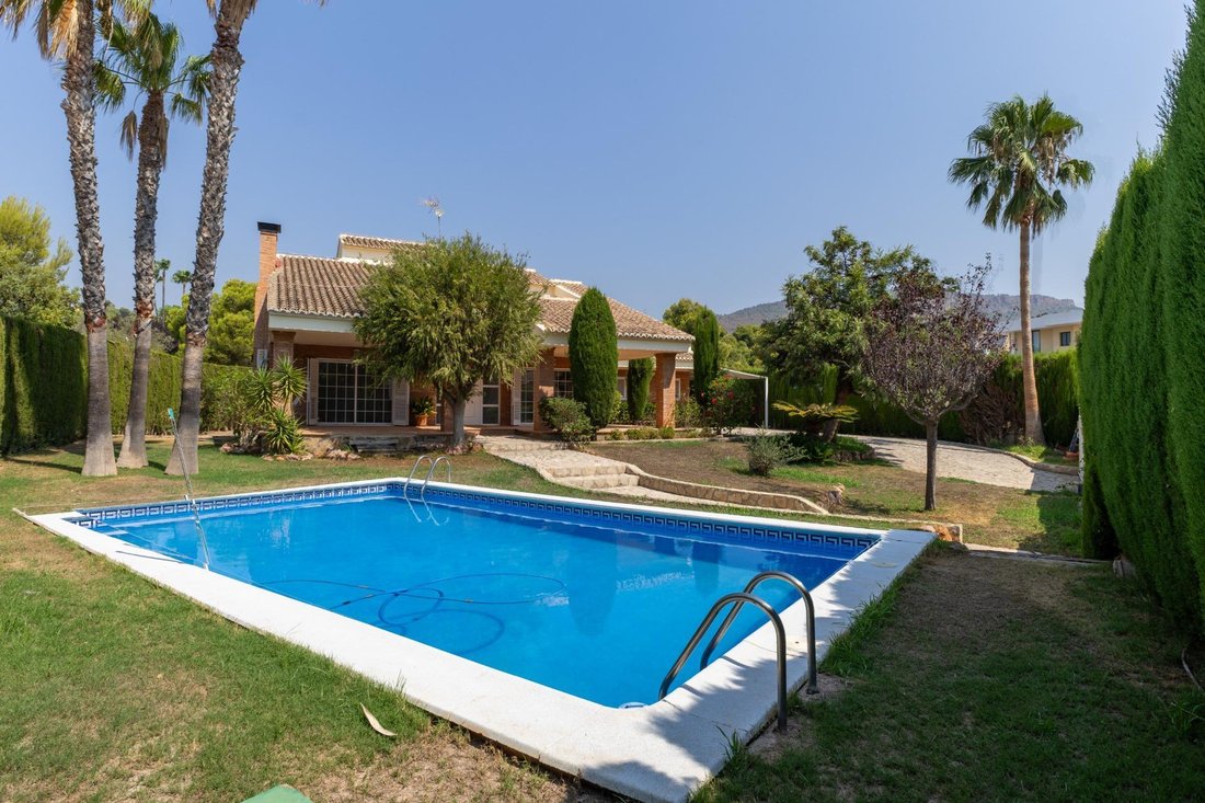 Villa in Los Monasterios, Valencian Community, Spain 1 - 18640495
