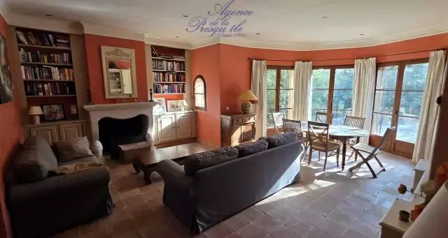 House in Hyeres, Provence-Alpes-Côte d'Azur, France 3 - 17486402