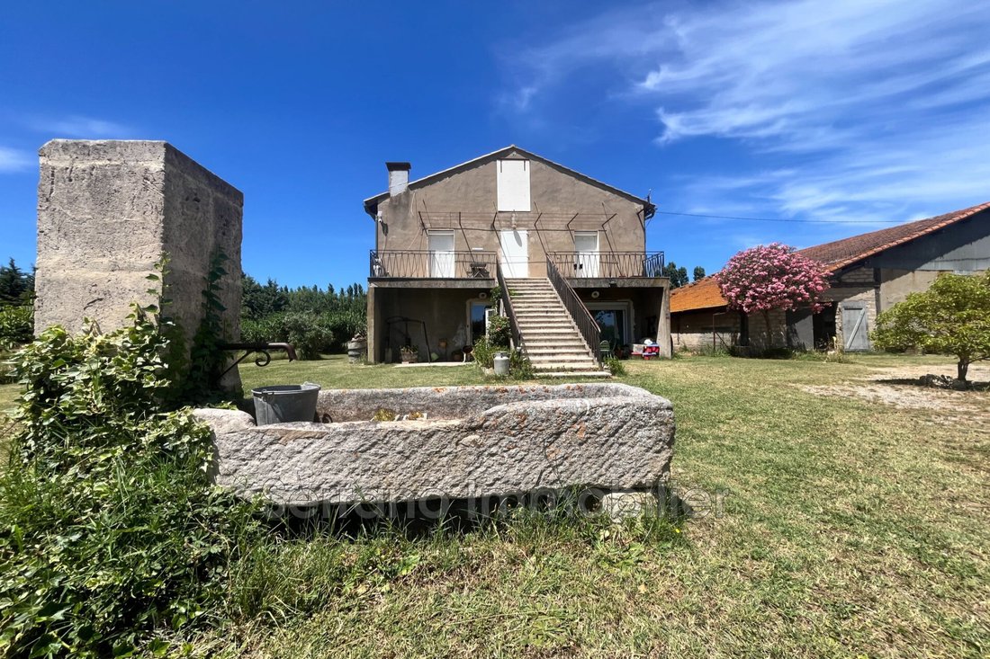 Villa in Arles, Provence-Alpes-Côte d'Azur, France 2 - 18555227