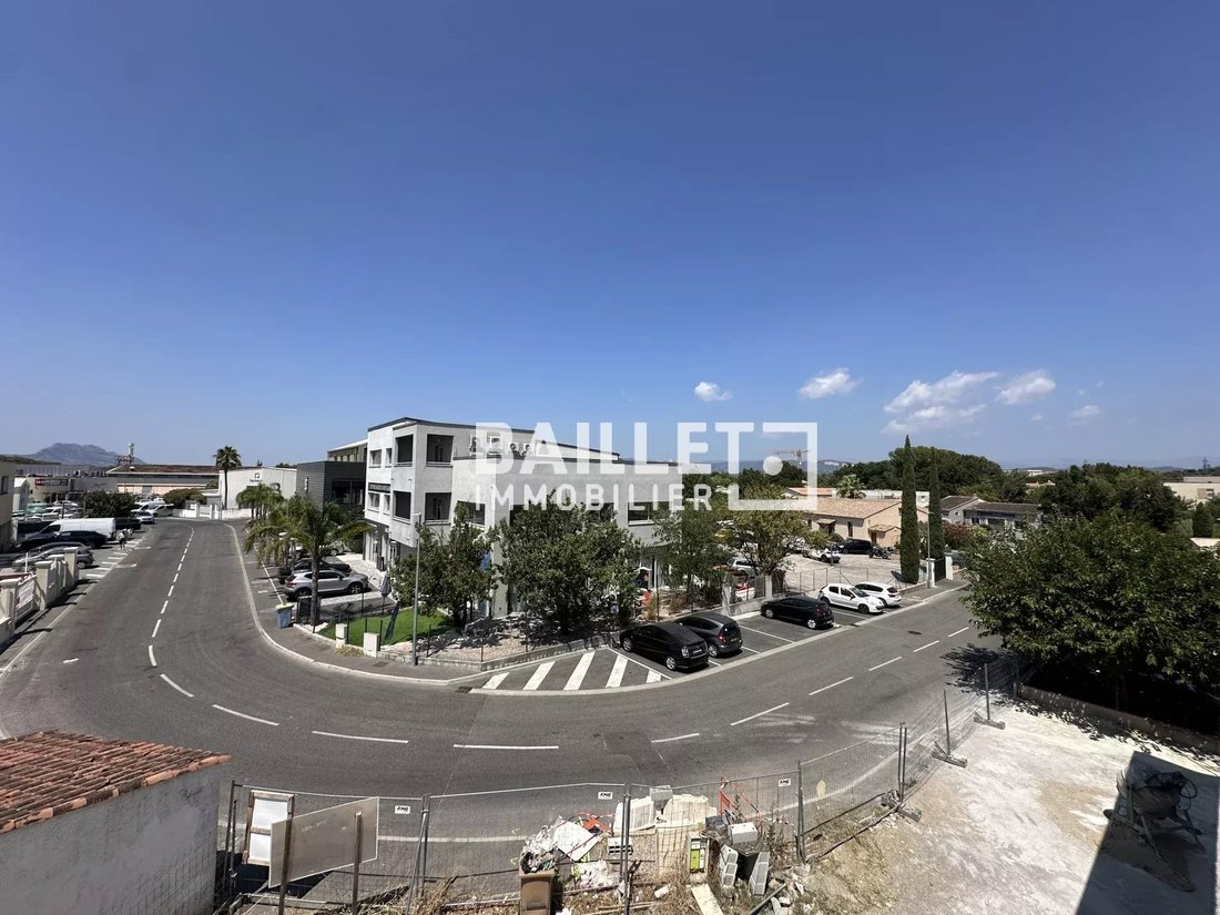 Estate in Frejus, Provence-Alpes-Côte d'Azur, France 2 - 18640763