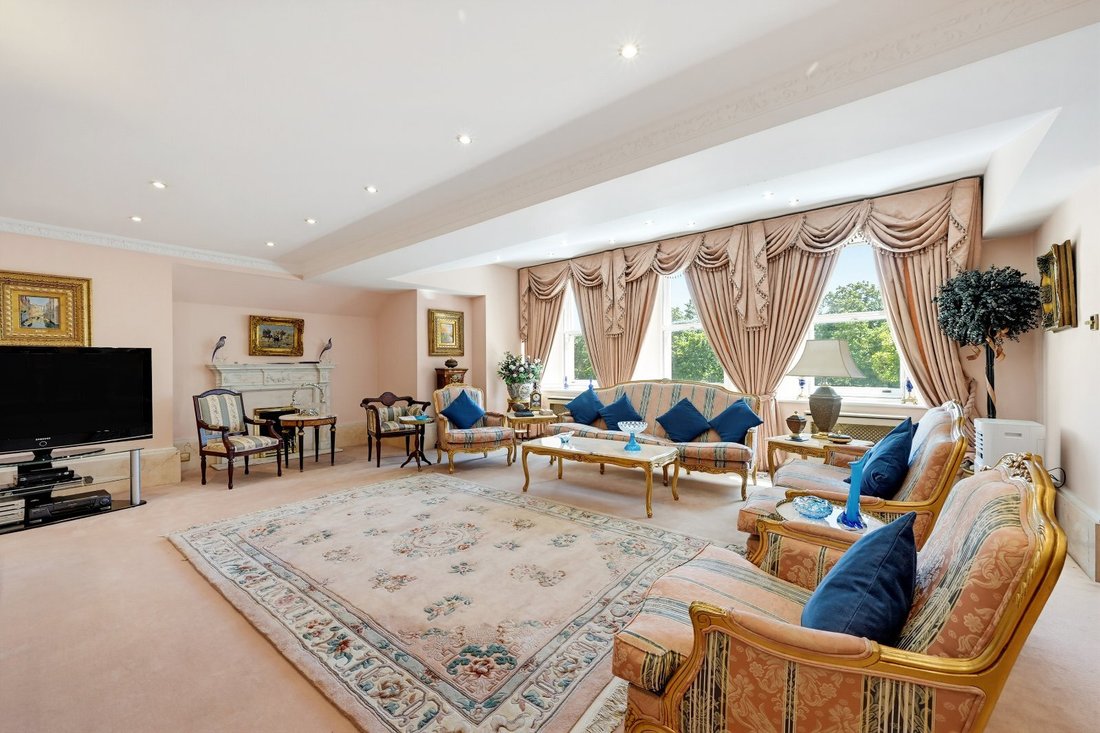 Apartment in Hyde Park, Westminster, England 4 - 18640582