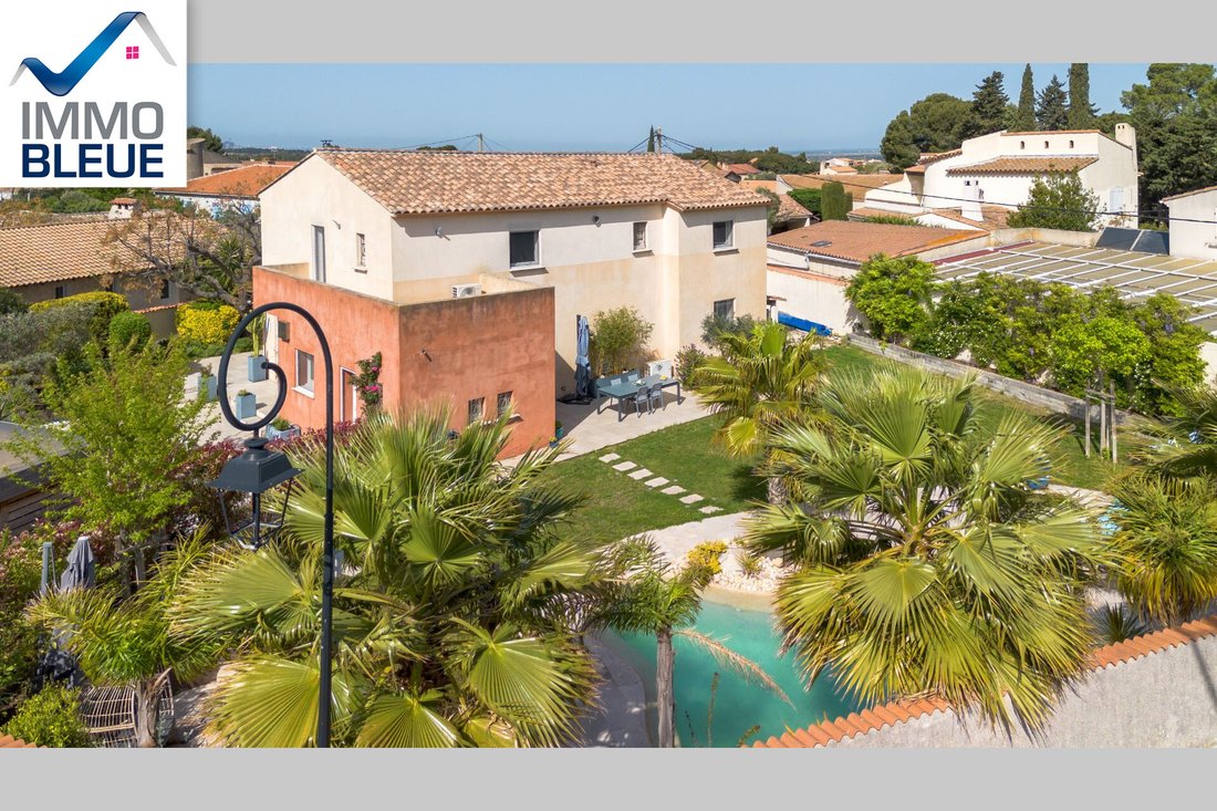 Villa in Saint-Mitre-les-Remparts, Provence-Alpes-Côte d'Azur, France 2 - 18640647
