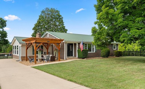 House in Strasburg, Virginia, United States 1