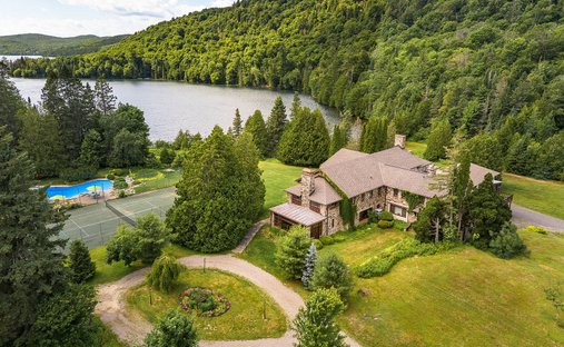 Ivry-sur-le-Lac, Quebec, Canada 1