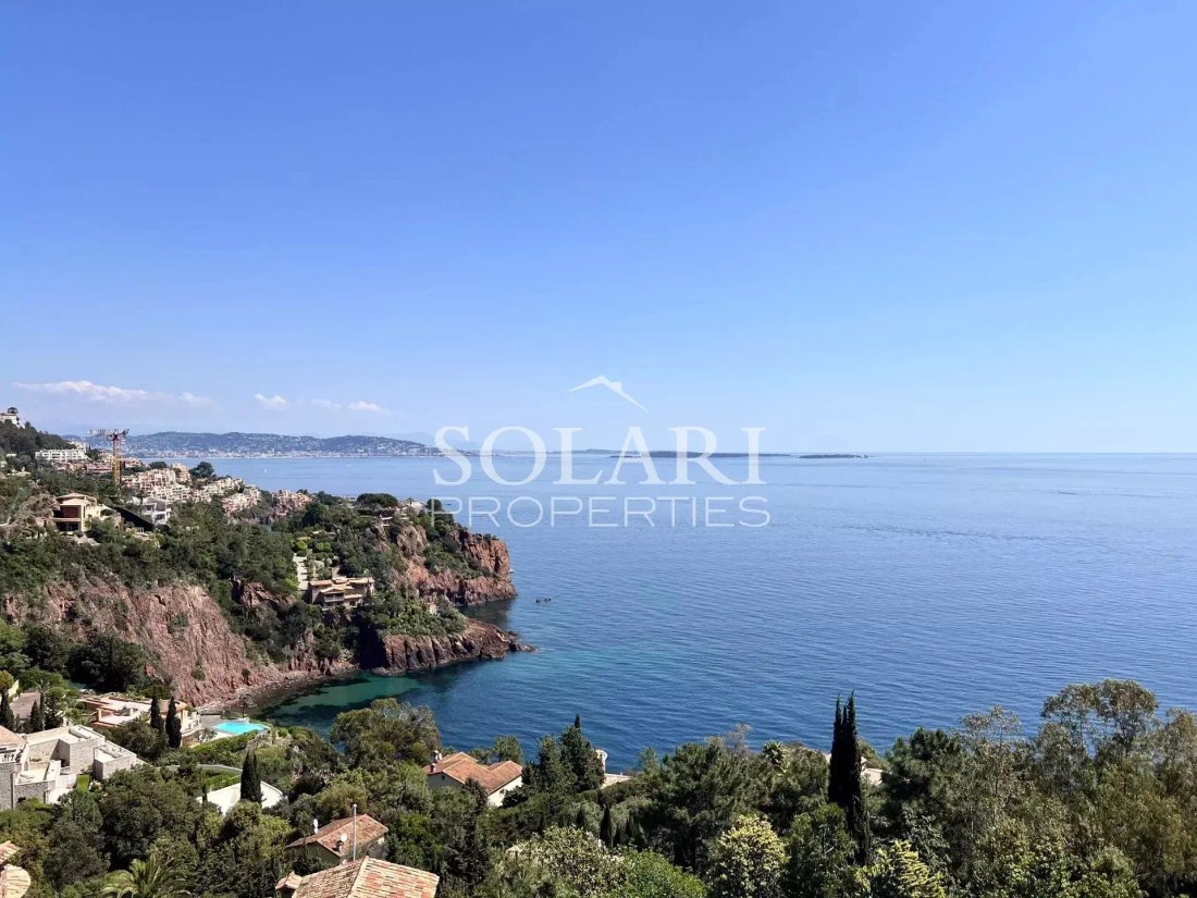 Villa in Théoule-sur-Mer, Provence-Alpes-Côte d'Azur, France 2 - 15664239