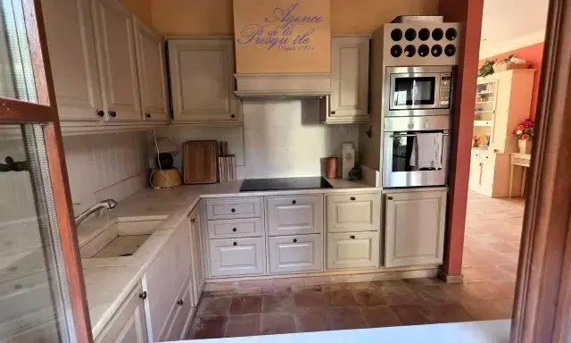 House in Hyeres, Provence-Alpes-Côte d'Azur, France 5 - 17486402