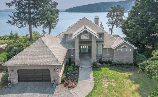 House in Port Ludlow, Washington, United States 1