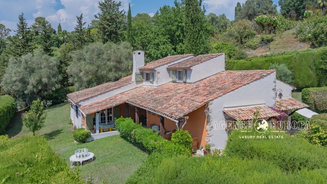 Villa in Mougins, Provence-Alpes-Côte d'Azur, France 3 - 18640793