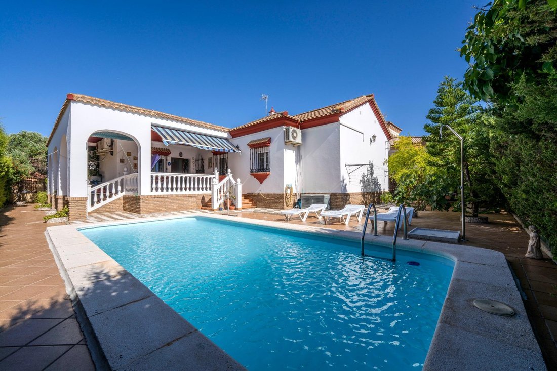 Villa in Ayamonte, Andalusia, Spain 1 - 18640579