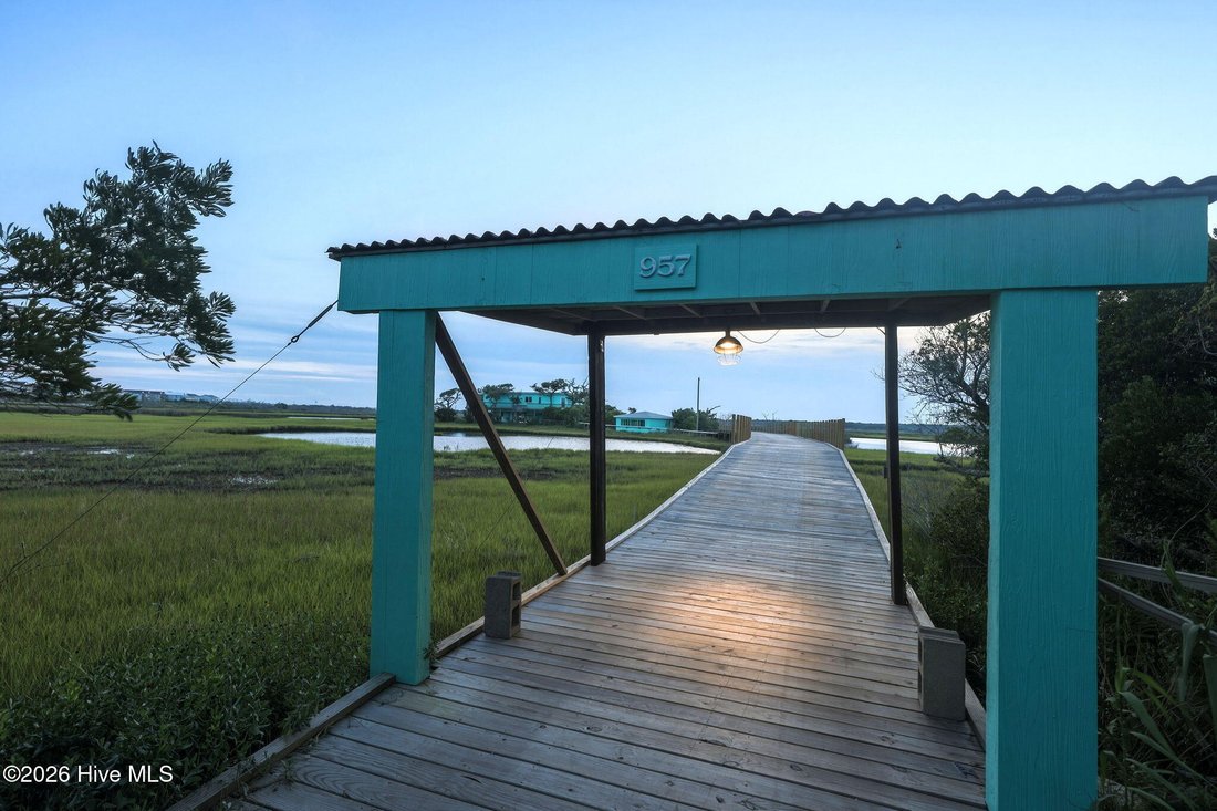 House in Topsail Beach, North Carolina, United States 5 - 18640489