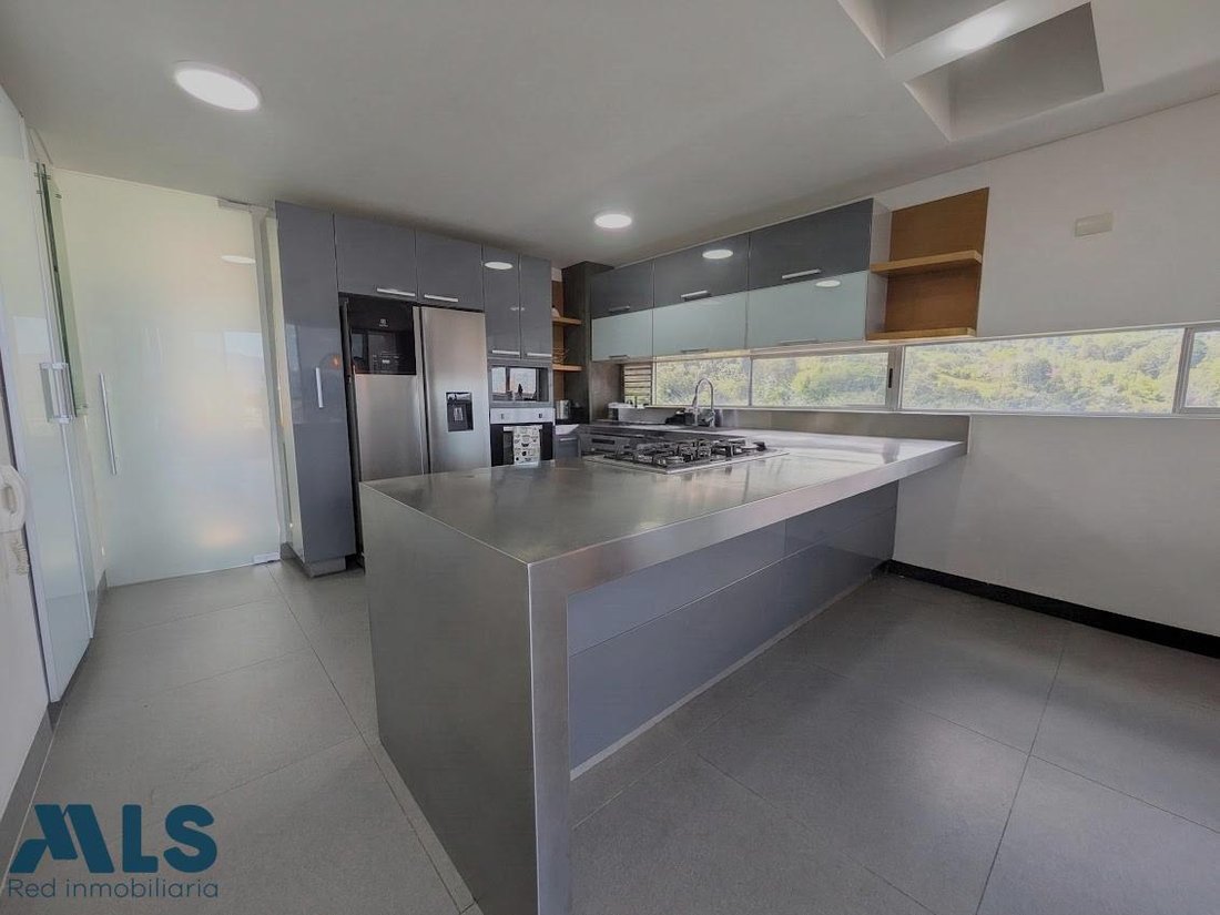 Apartment in Medellín, Antioquia, Colombia 2 - 18640545