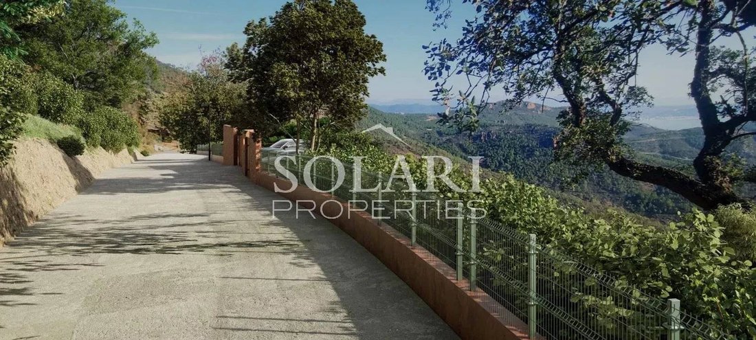 Land in Théoule-sur-Mer, Provence-Alpes-Côte d'Azur, France 4 - 18075691