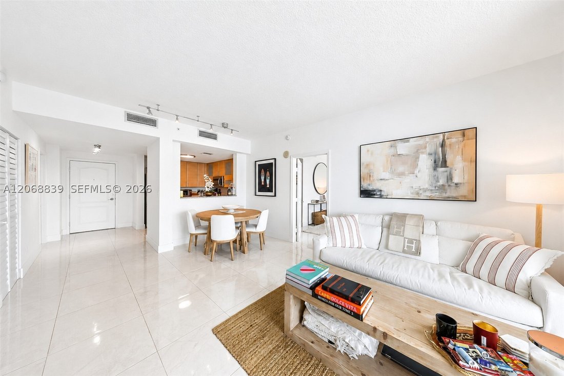 Condo in Miami, Florida, United States 4 - 18640835