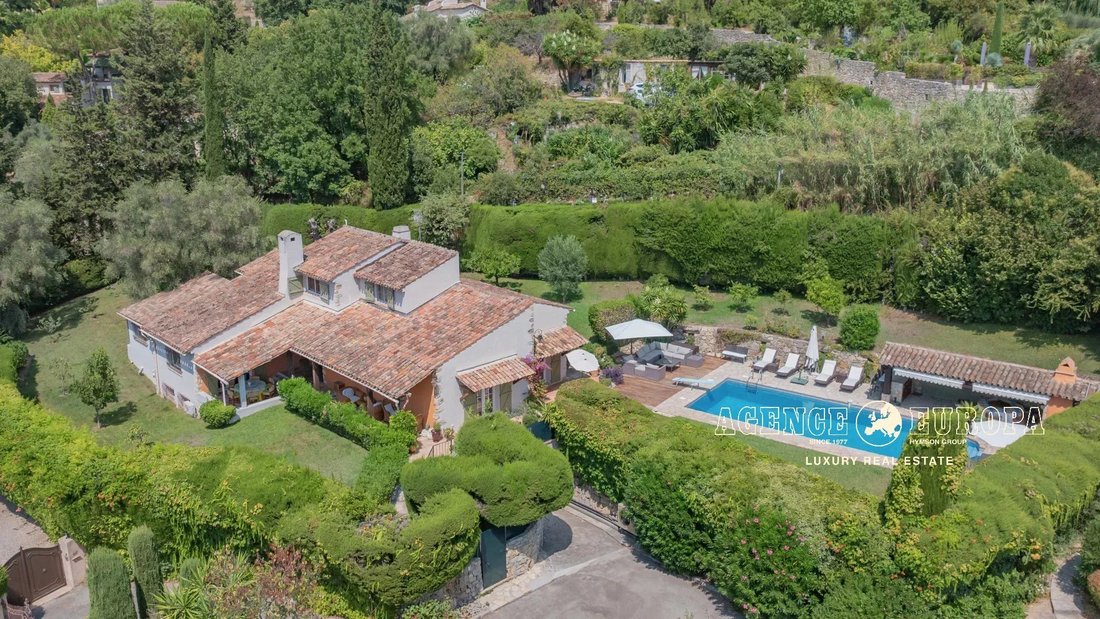 Villa in Mougins, Provence-Alpes-Côte d'Azur, France 1 - 18640793