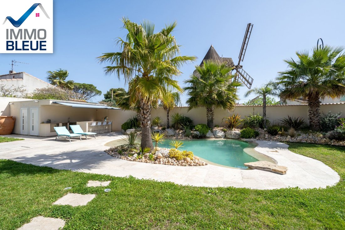 Villa in Saint-Mitre-les-Remparts, Provence-Alpes-Côte d'Azur, France 4 - 18640647