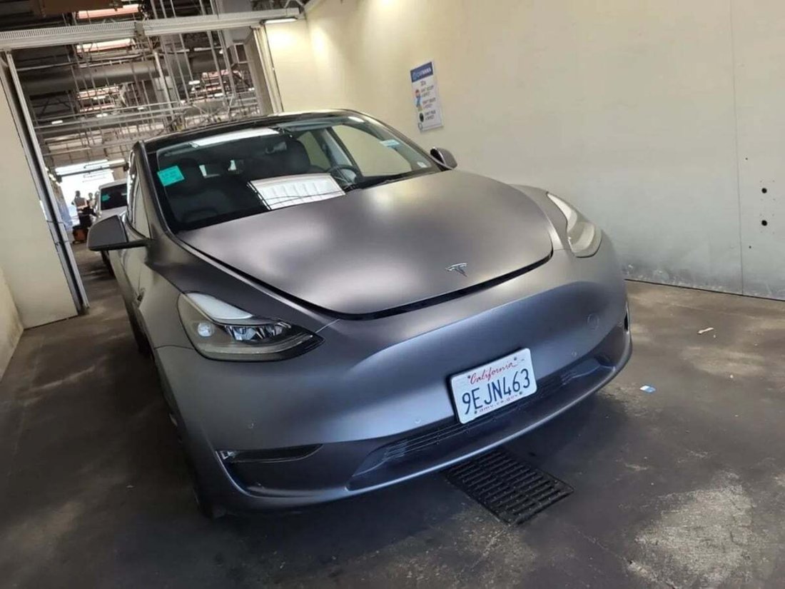 Suv in Newport Beach, CA, United States 5 - 18640656