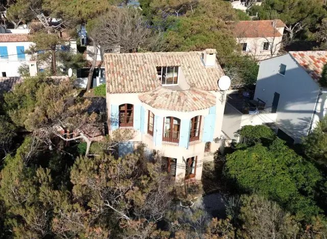 House in Hyeres, Provence-Alpes-Côte d'Azur, France 2 - 17486402