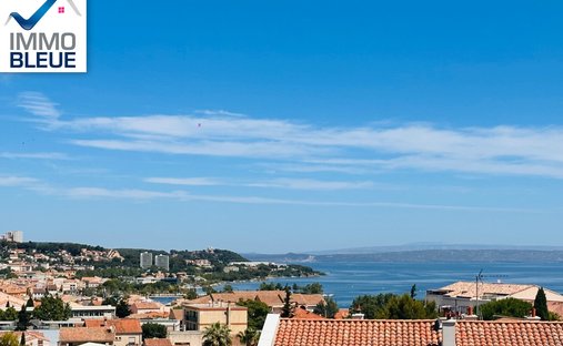 Villa in Plaines Saint Pierre-Saint Julien, Martigues, France 1