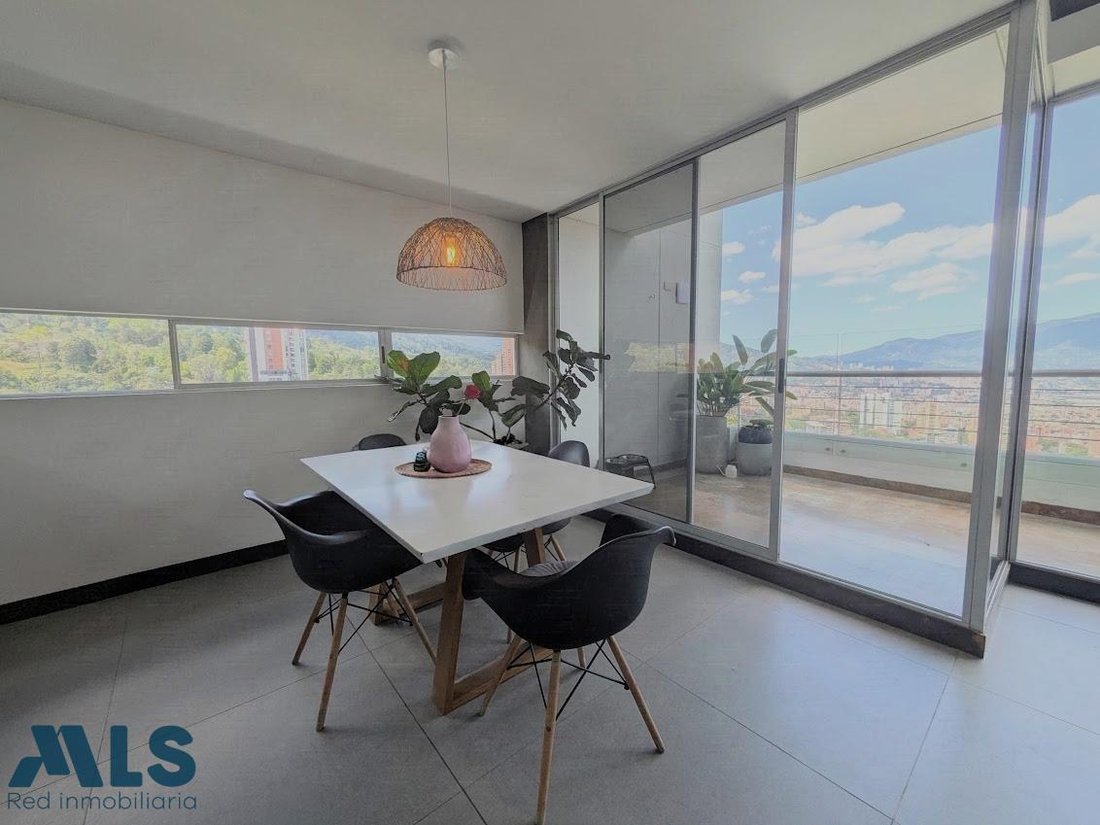 Apartment in Medellín, Antioquia, Colombia 3 - 18640545