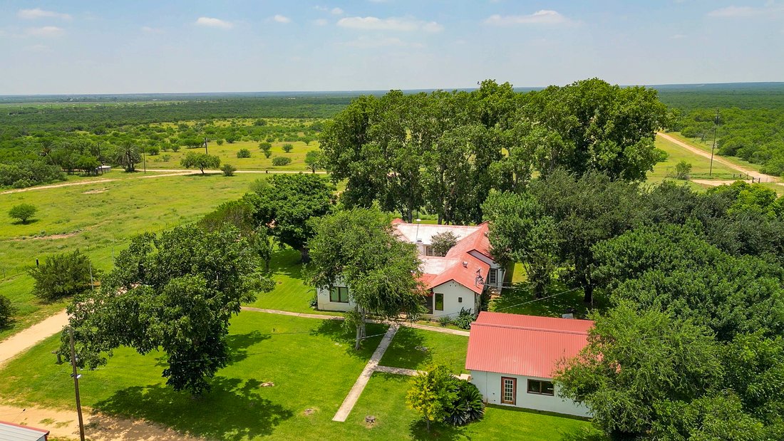 Farm Ranch in Carrizo Springs, Texas, United States 1 - 18640525