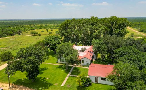 Farm Ranch in Carrizo Springs, Texas, United States 1
