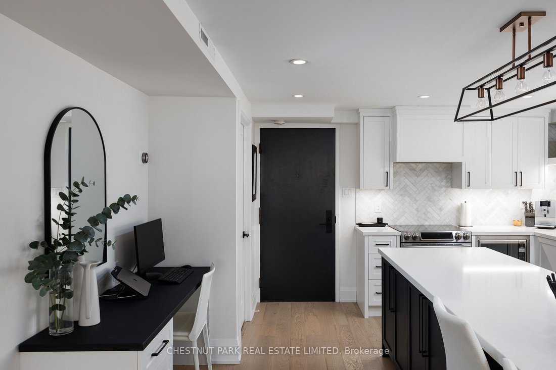 Apartment in Toronto, Ontario, Canada 3 - 18640881