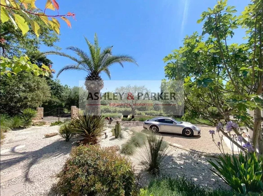 Villa in Tourrettes-sur-Loup, Provence-Alpes-Côte d'Azur, France 2 - 17357200