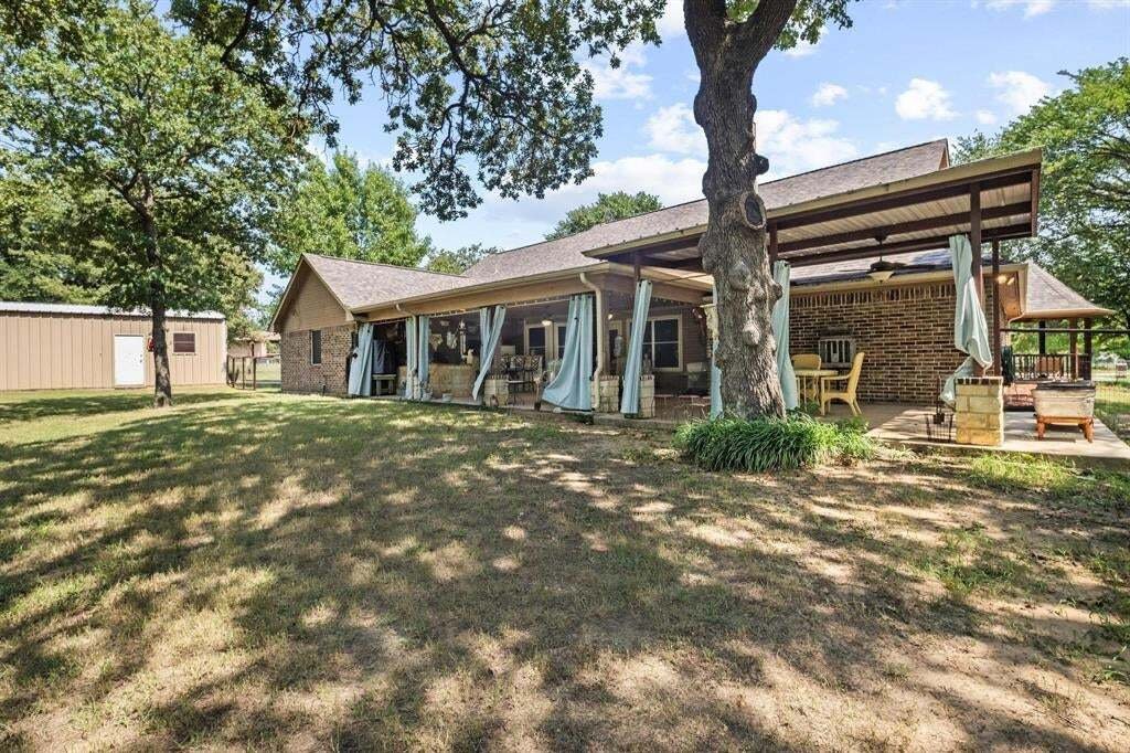 House in Springtown, Texas, United States 2 - 18640505