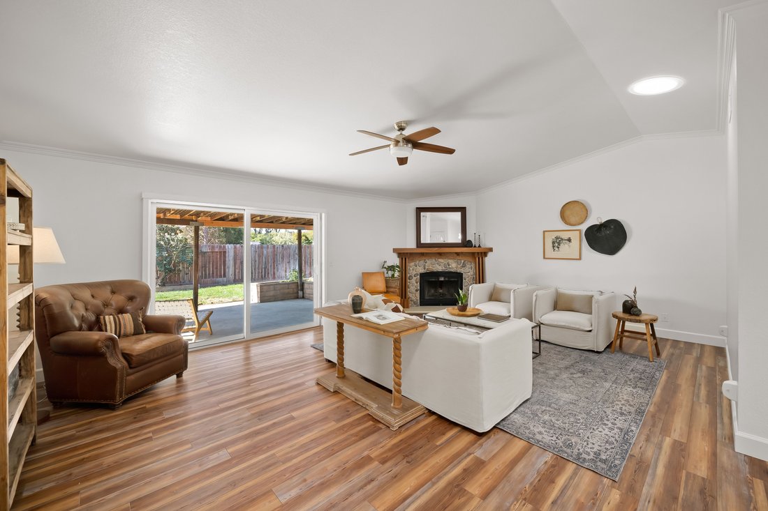 Templeton, California, United States 3 - 18640522