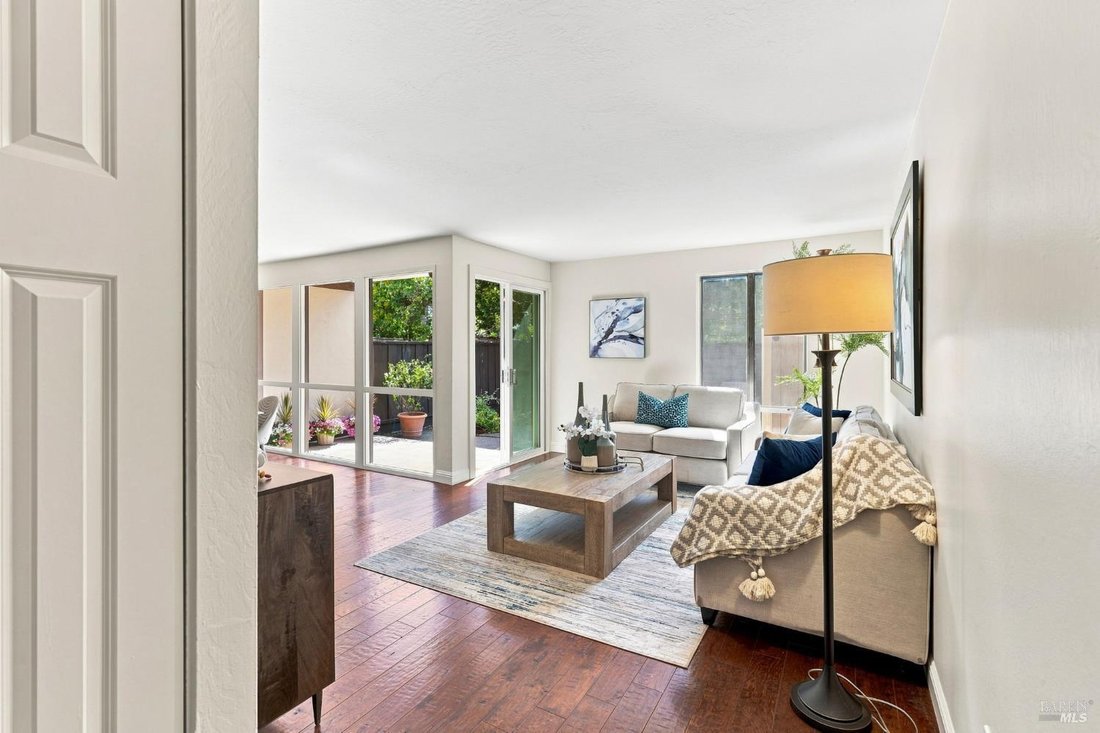 Condo in San Rafael, California, United States 2 - 18640512