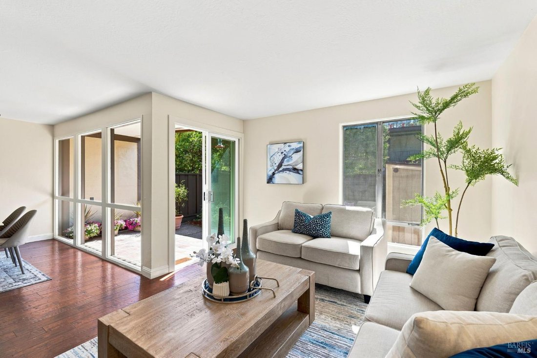 Condo in San Rafael, California, United States 3 - 18640512