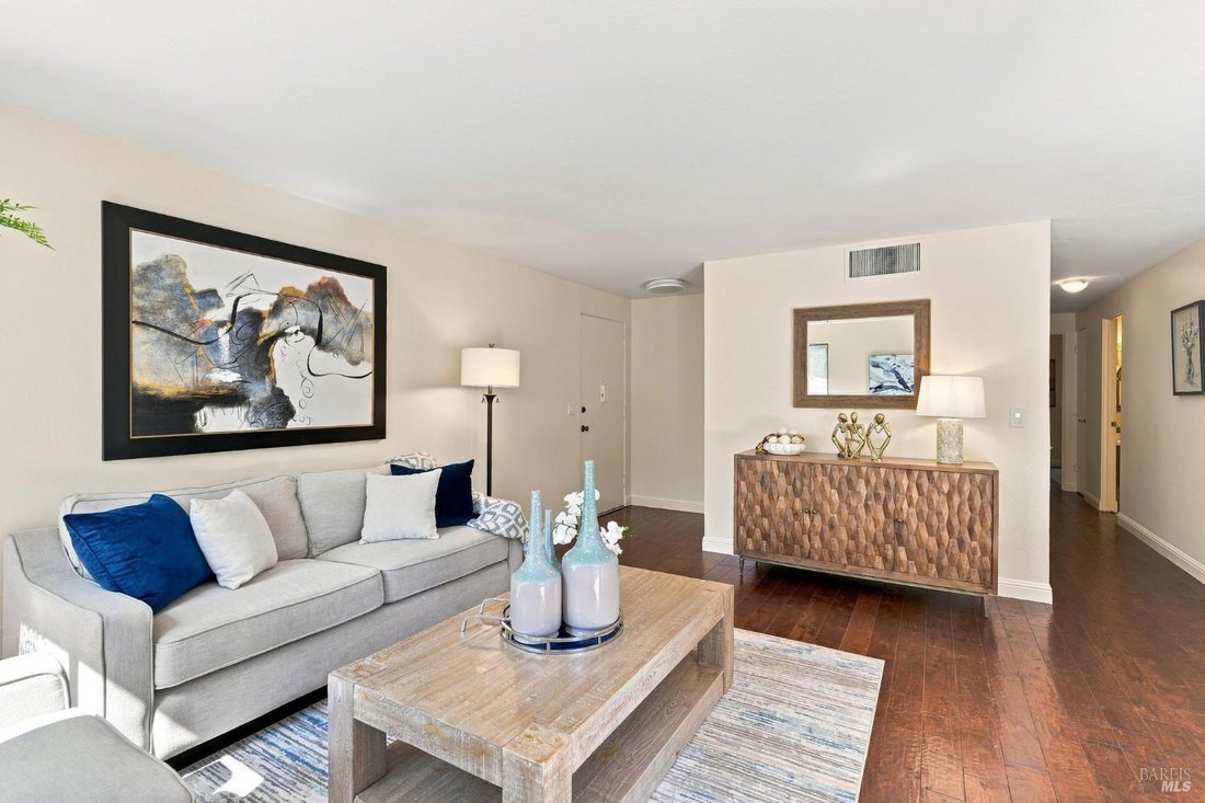 Condo in San Rafael, California, United States 5 - 18640512