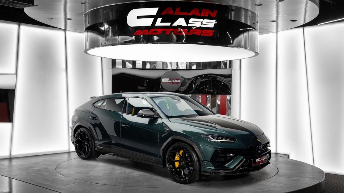 Suv in Dubai, United Arab Emirates 1 - 18641153