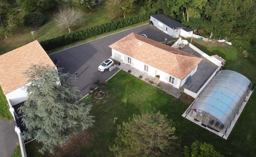 House in Sainte-Radegonde, Nouvelle-Aquitaine, France 1
