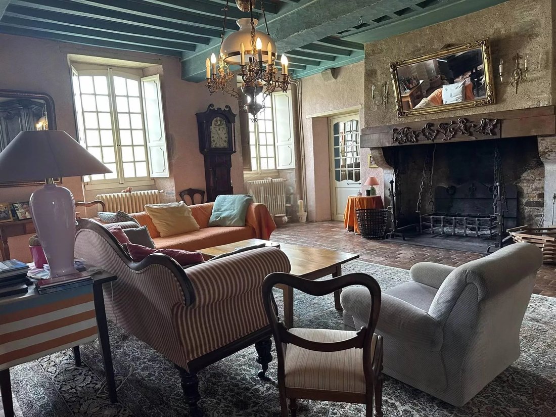 Estate in Sauveterre-de-Bearn, Nouvelle-Aquitaine, France 2 - 18641075