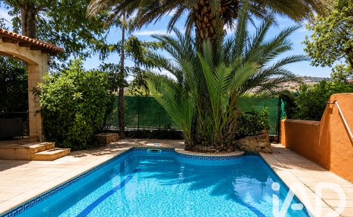 House in Ferrieres et l'Ile, Martigues, France 1