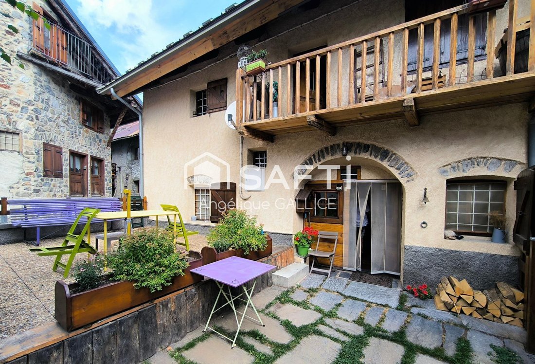 House in Le Monêtier-les-Bains, Provence-Alpes-Côte d'Azur, France 1 - 18641287