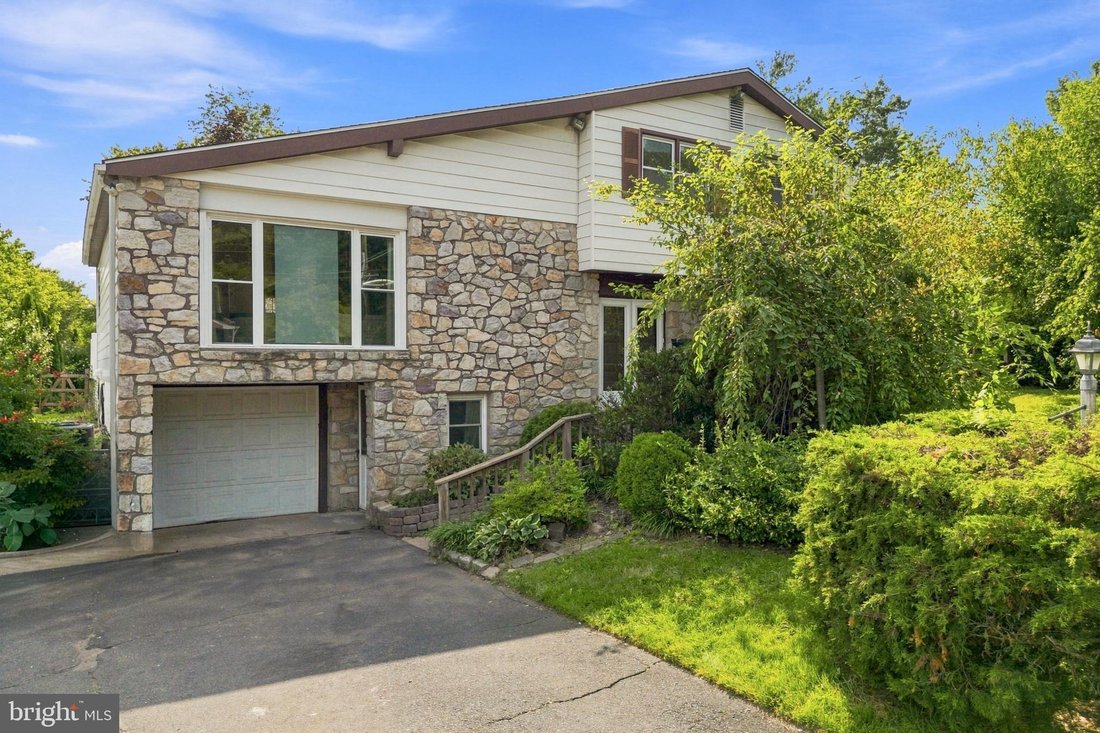 House in Abington, Pennsylvania, United States 2 - 18641229