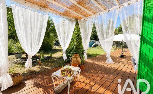 House in Yves, Nouvelle-Aquitaine, France 1