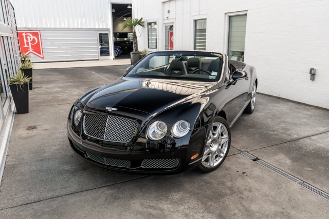 Cabriolet in Bellevue, WA, United States 3 - 18641069