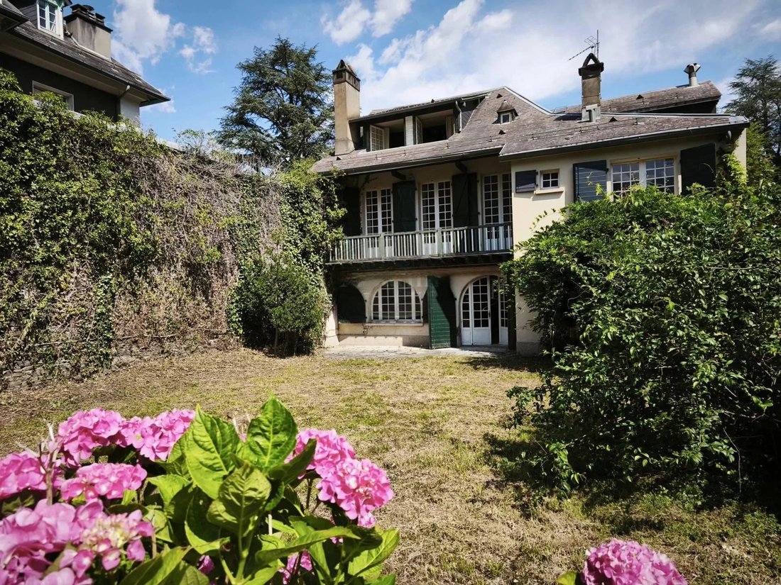 Villa in Bagnères-de-Luchon, Occitania, France 1 - 18641010