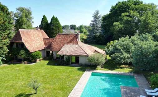 Villa in Pau, Nouvelle-Aquitaine, France 1