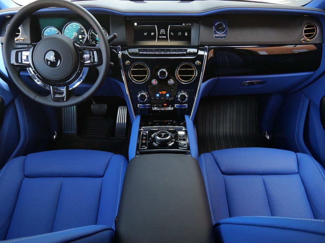 Suv in Beverly Hills, CA, United States 4 - 18640868