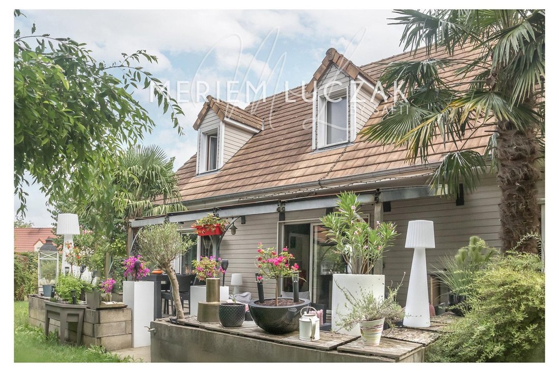 House in Orgeval, Ile-de-France, France 2 - 18641288