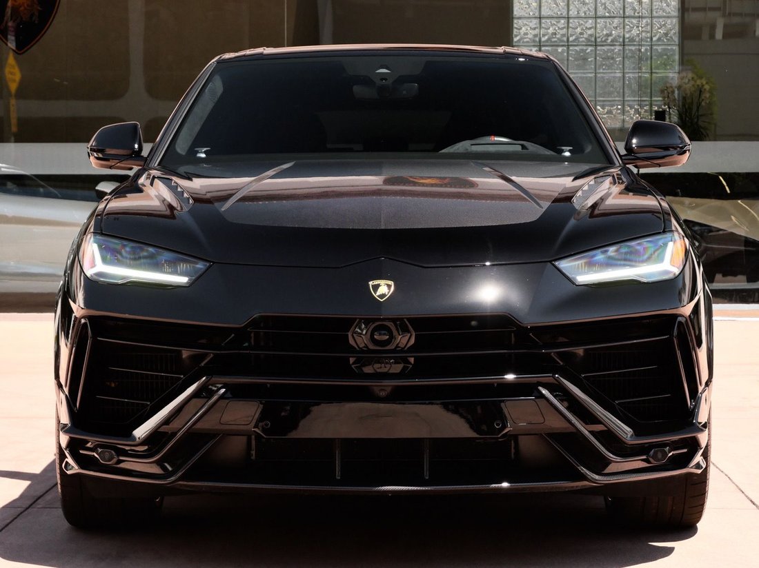 Suv in Beverly Hills, CA, United States 5 - 18640867